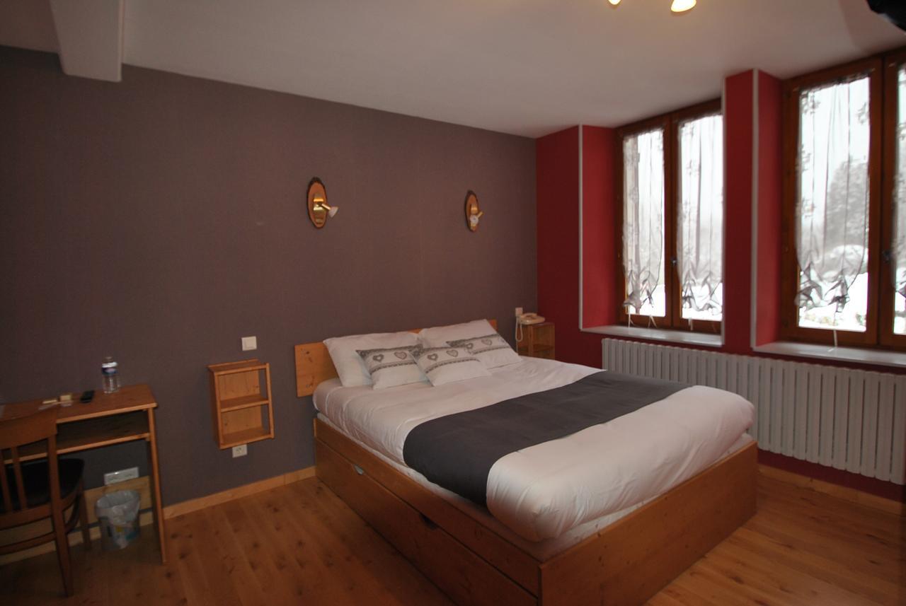 Auberge Du Herisson La Chaux-du-Dombief Zewnętrze zdjęcie