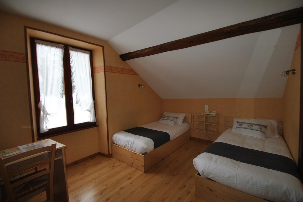 Auberge Du Herisson La Chaux-du-Dombief Zewnętrze zdjęcie